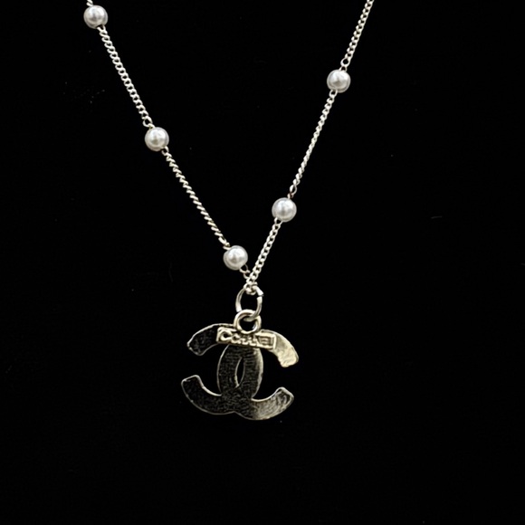 CHANEL PEARL SILVER NECKLACE - Picture 2 of 4